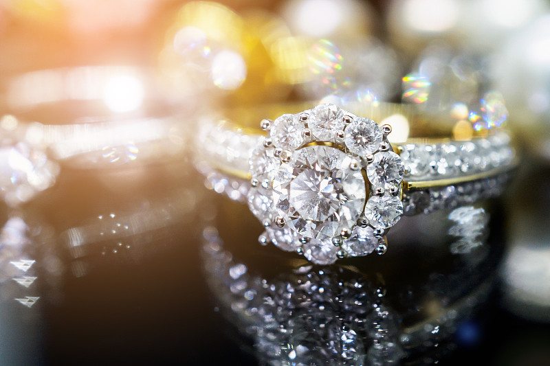 珠宝,钻石戒指,黑色背景,个人随身用品,美,宝石,水平画幅,银色,符号,订婚戒指