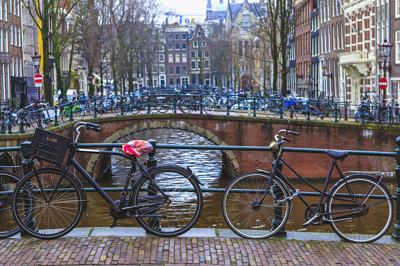 阿姆斯特丹,桥,骑自行车,静止的,水,天空,美,水平画幅,云,连栋房屋