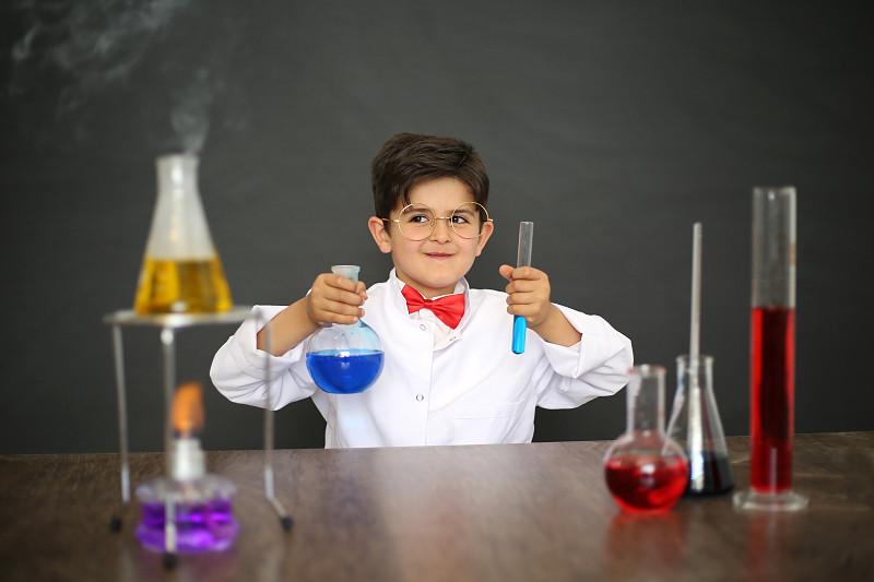 科学家,小的,正面视角,讲师,留白,学龄前,化学课,智慧,化学家,科学实验