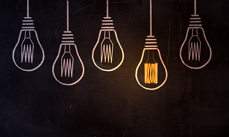电灯泡,黑板,脑风暴,商务策略,领导能力,灵感,粉笔画,水平画幅,智慧,无人