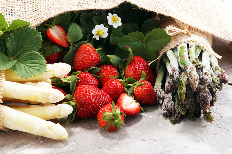 芦笋,草莓,绿色,白色,自然,桌子,水平画幅,有机食品,素食,红色