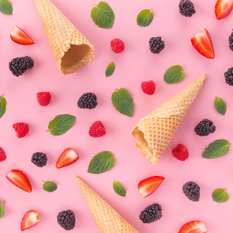 冰淇淋蛋卷,浆果,合成图像,灵感,高视角,无人,夏天,明亮,甜点心,现代