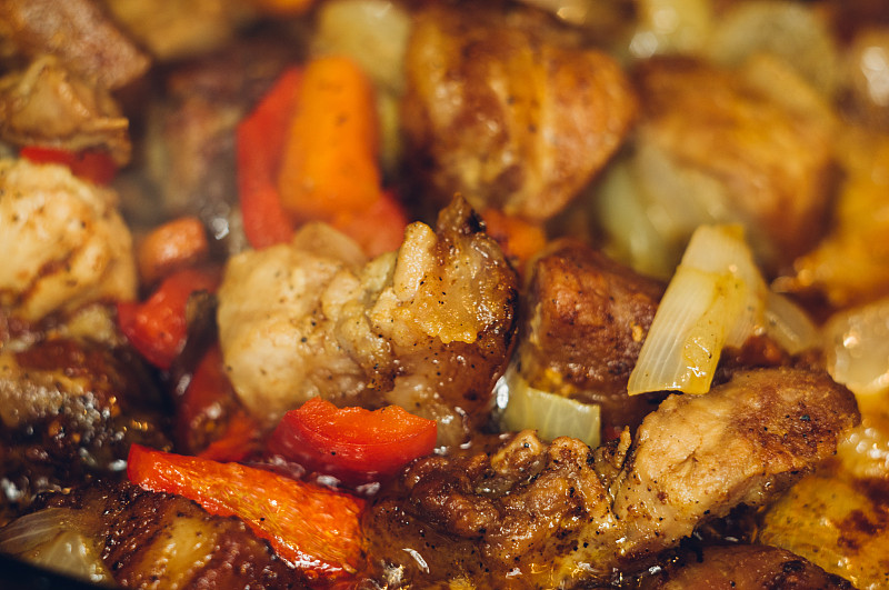 胡萝卜,煮食,肉,烤的,食用油,洋葱,香料,褐色,水平画幅,开胃品