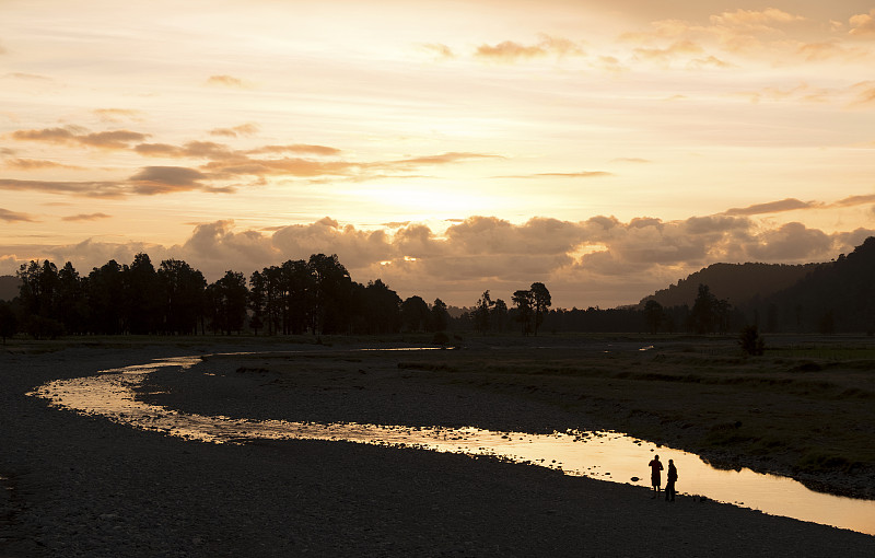 马瑟森湖,新西兰,黑云压城,水平画幅,户外,仅成年人,韦斯特兰,著名景点,南韦斯特兰,新西兰南岛